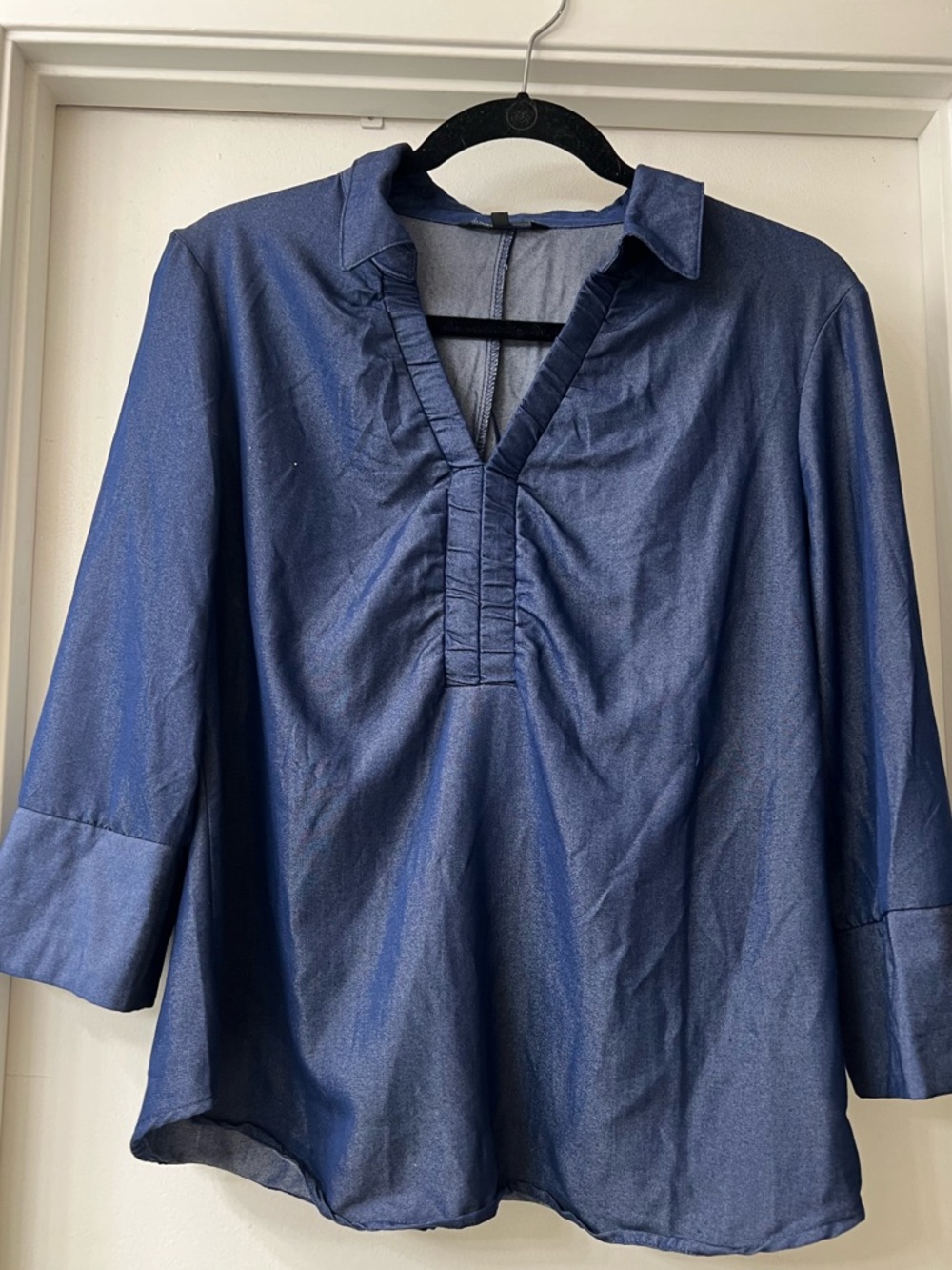 Unique Spectrum Navy Blue V-Neck Blouse Size M